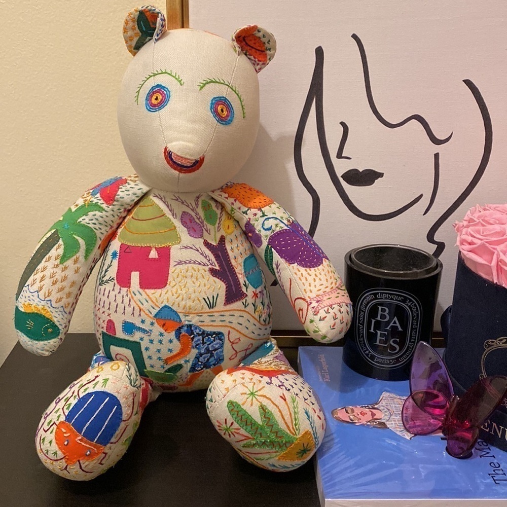 COLORFULLY CRAFTY TEDDY BEAR. UNIQUE & RARE COLLECTOR BEAR . Very good condition - Picture 3 of 7